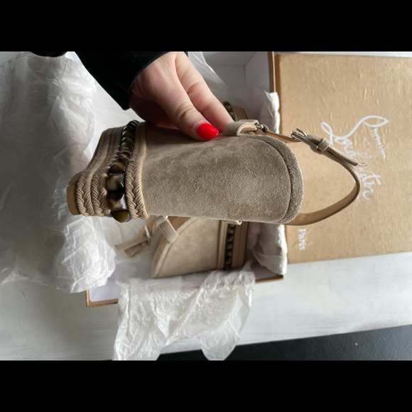 ❌SOLD❌Christian Louboutin Veau Velours Cataclou 120 Wedge Sandals Sable Corne - Picture 8 of 11